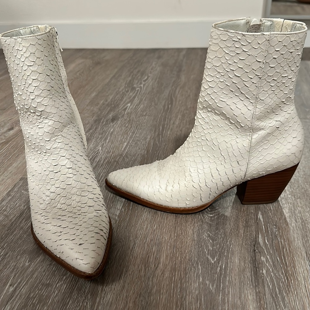 Matisse Caty Western Pointed Toe Bootie